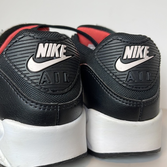 Nike Air Max, Wm’s Sz 8.5, black and coral/pink - Picture 4 of 6